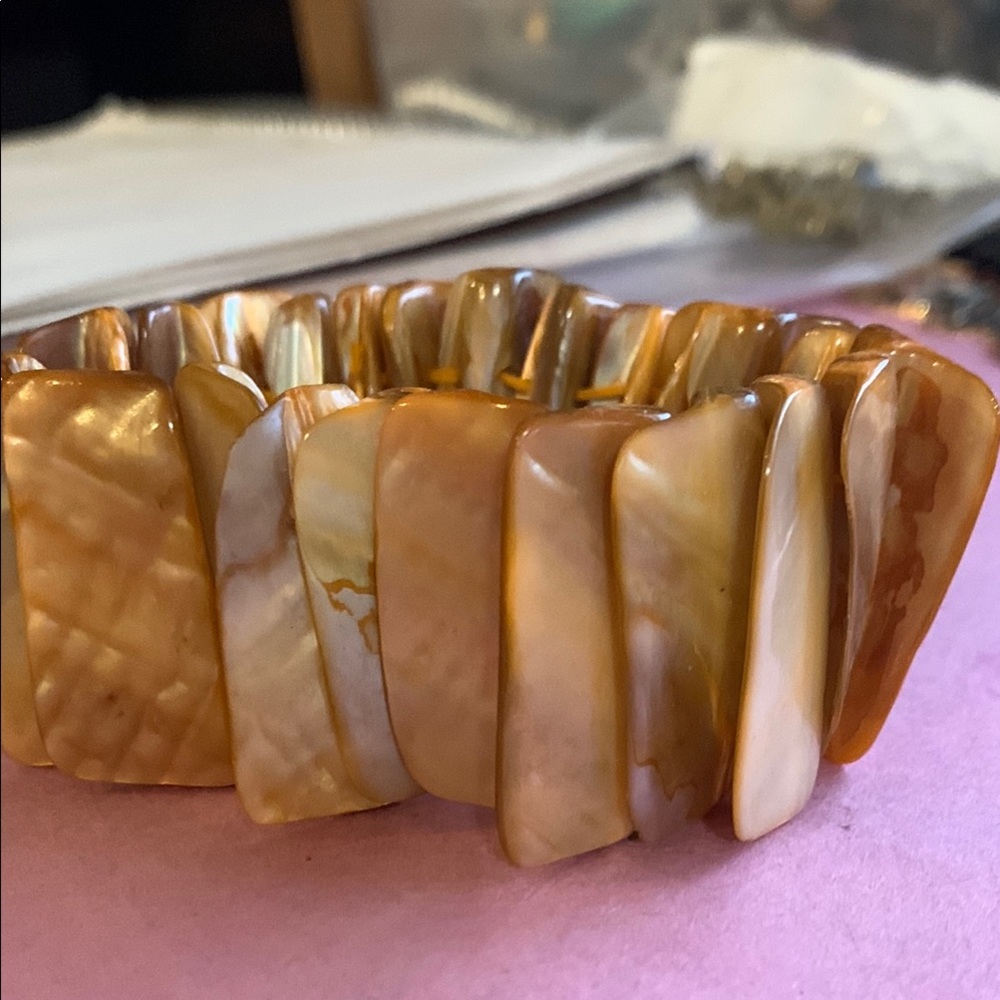 Chunky Shell Bracelet* - Picture 7 of 10